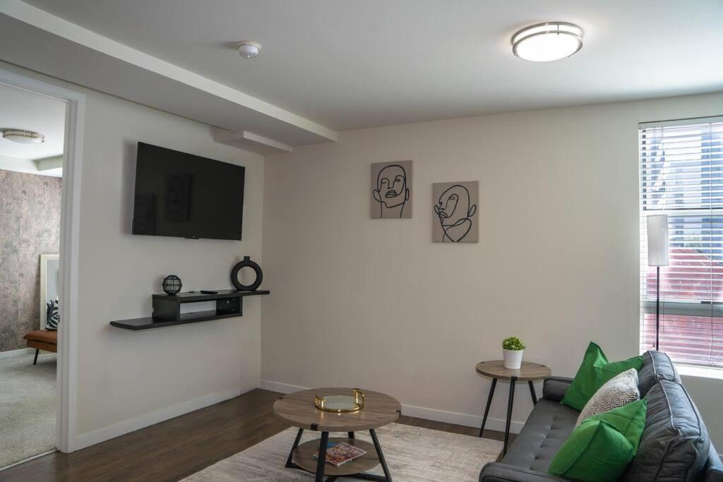June Specials- Suite Spot Dtla- Free Parking For One Car! Los Angeles Extérieur photo