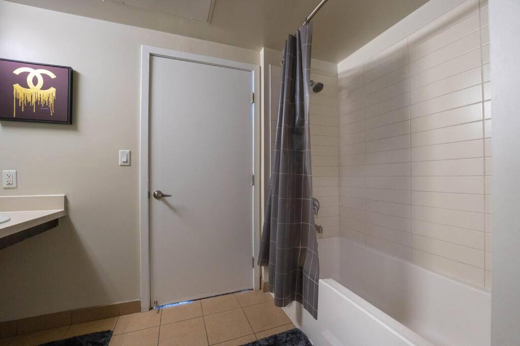 June Specials- Suite Spot Dtla- Free Parking For One Car! Los Angeles Extérieur photo