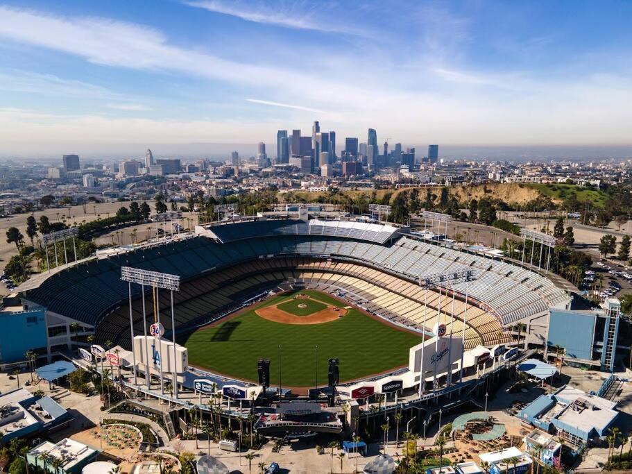June Specials- Suite Spot Dtla- Free Parking For One Car! Los Angeles Extérieur photo